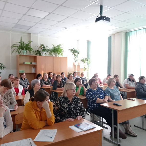 Знаменской школе прошло общешкольное родительское собрание.